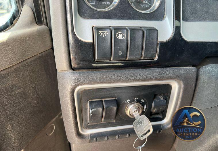 2016 Kenworth T800  dump truck