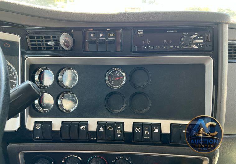 2016 Kenworth T800  dump truck
