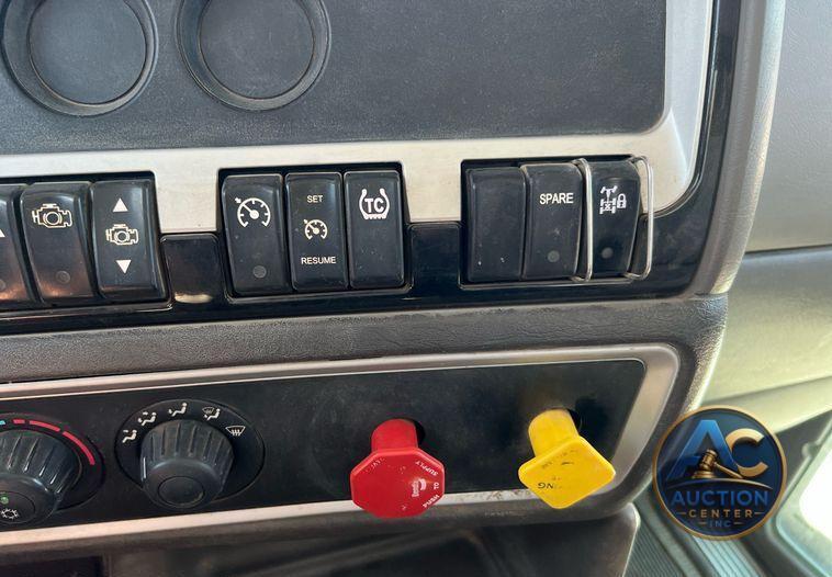 2016 Kenworth T800  dump truck