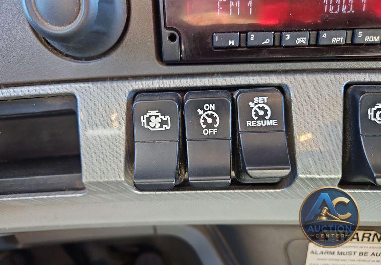 2018 Kenworth T880  dump truck