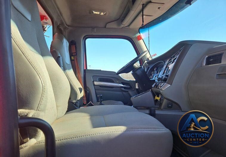2018 Kenworth T880  dump truck