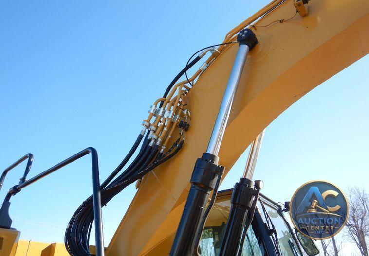 2021 Caterpillar 325  excavator