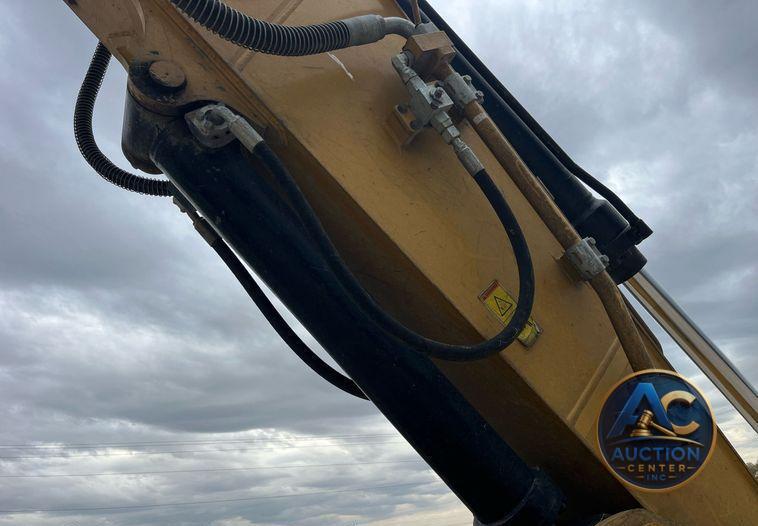 2021 Caterpillar 320GC  excavator
