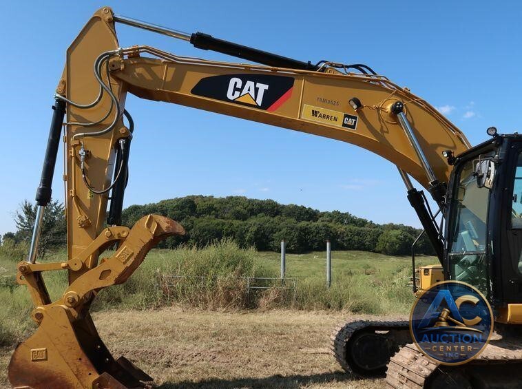 2017 Caterpillar 320F L  excavator