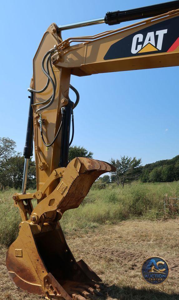 2017 Caterpillar 320F L  excavator