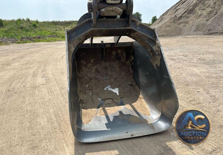 2017 John Deere 470G LC  excavator