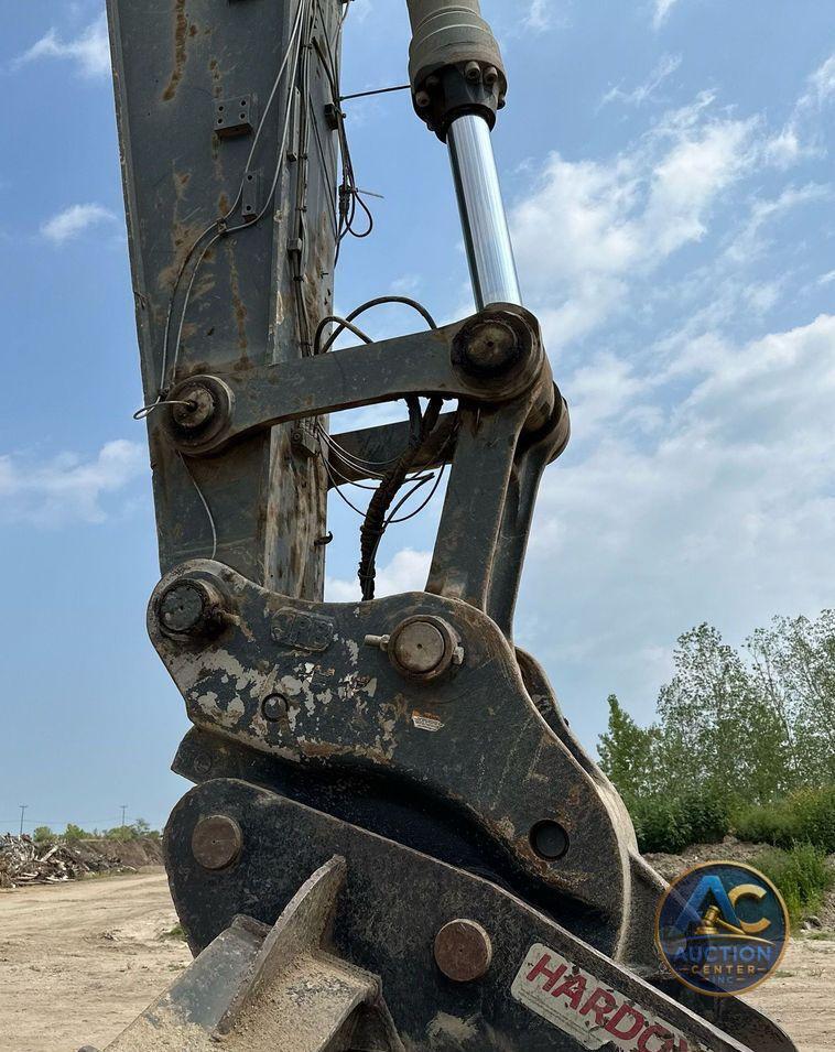 2017 John Deere 470G LC  excavator