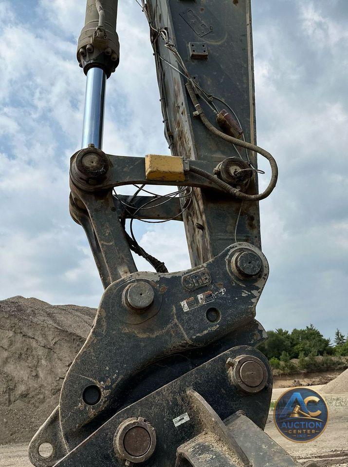 2017 John Deere 470G LC  excavator