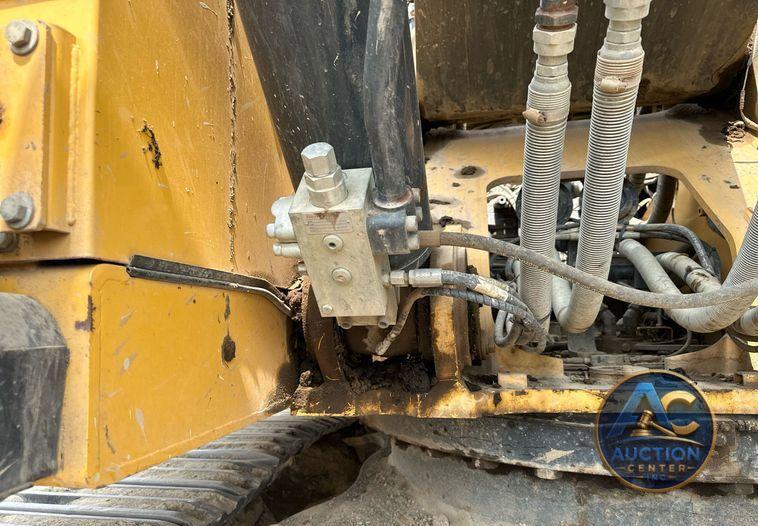 2017 John Deere 470G LC  excavator
