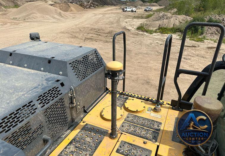 2017 John Deere 470G LC  excavator