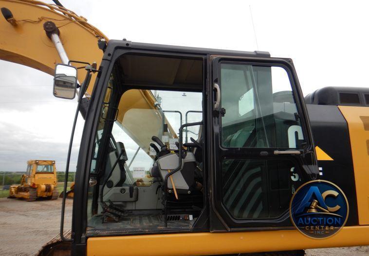 2016 Caterpillar 326FL  excavator