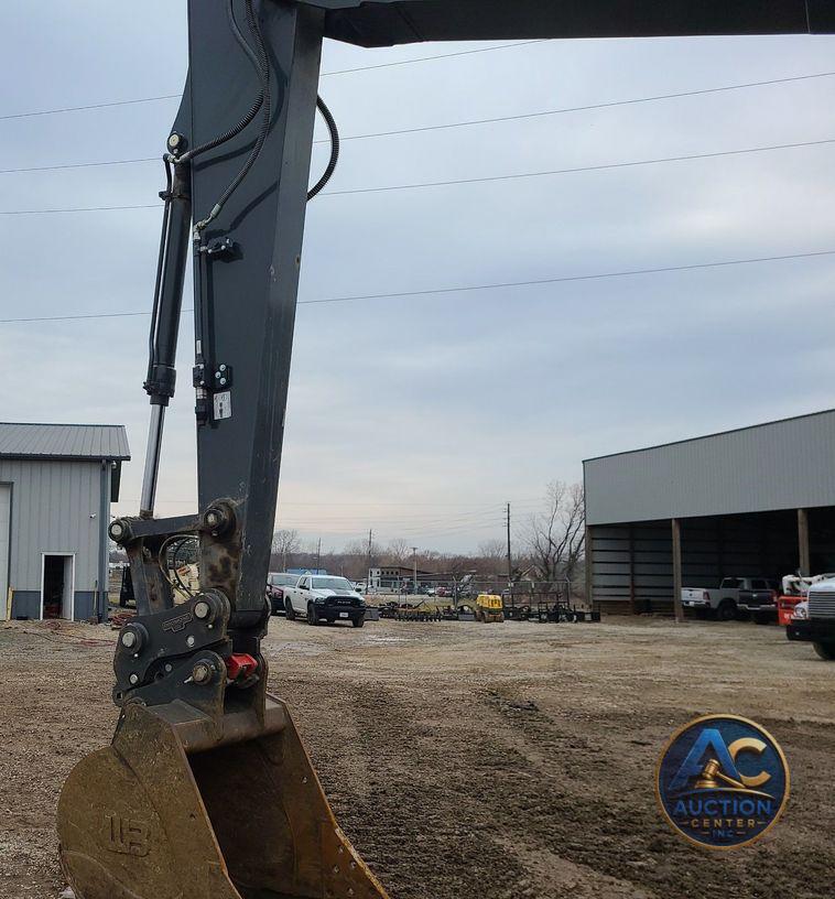 2022 John Deere 200G  excavator