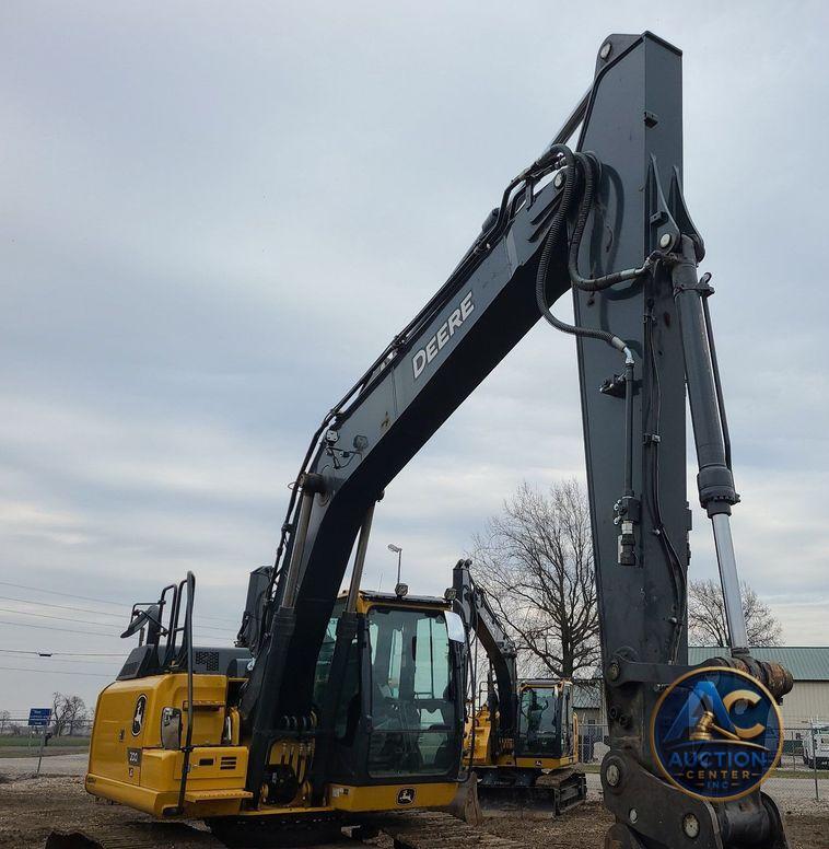 2022 John Deere 200G  excavator