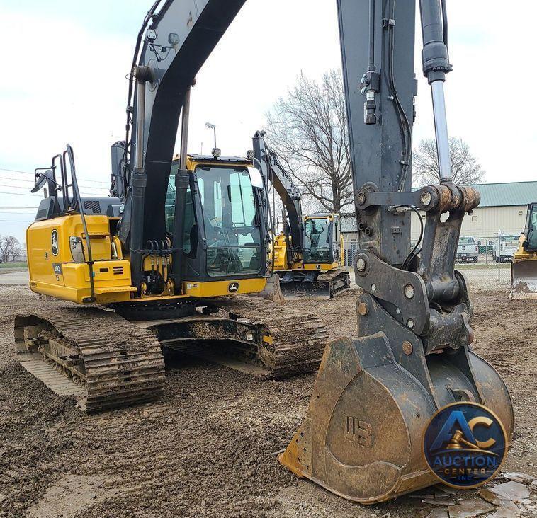 2022 John Deere 200G  excavator