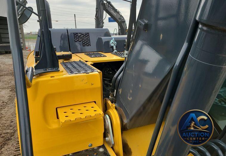 2022 John Deere 200G  excavator