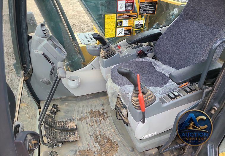 2022 John Deere 200G  excavator