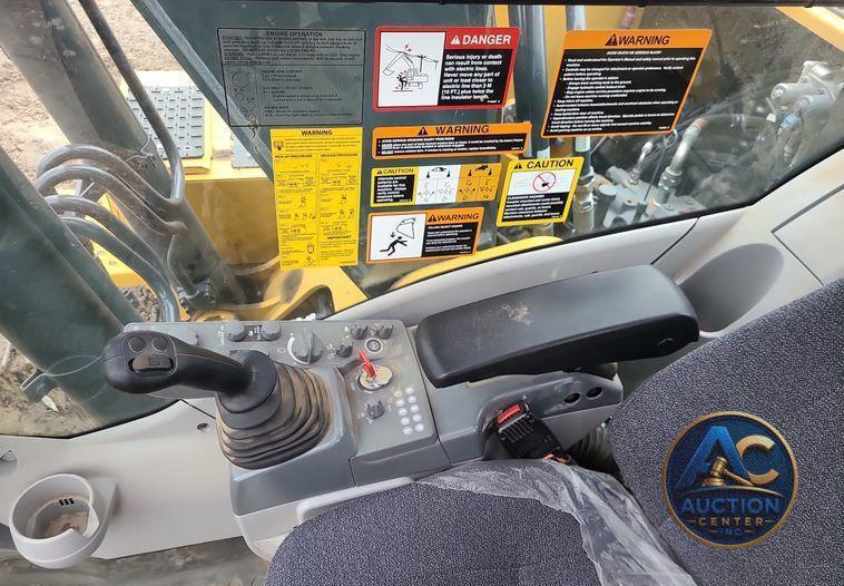 2022 John Deere 200G  excavator