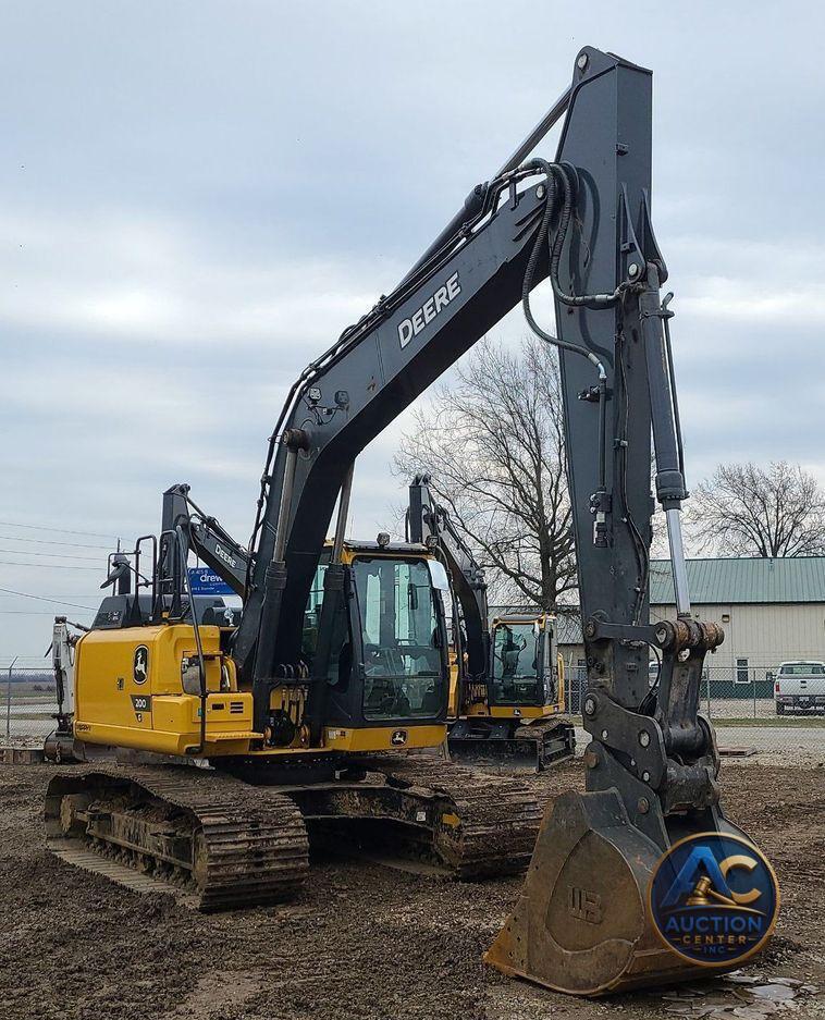 2022 John Deere 200G  excavator
