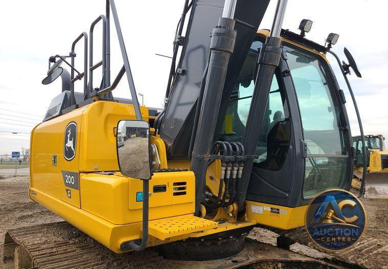 2022 John Deere 200G  excavator