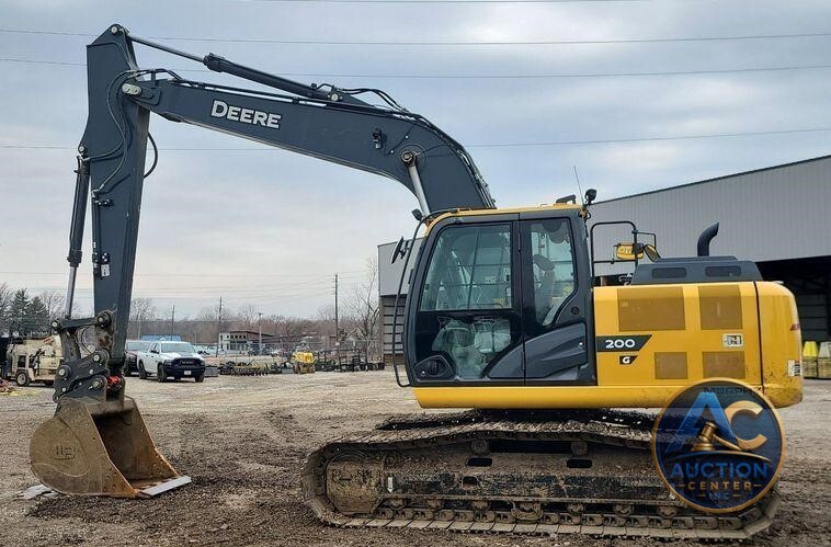 2022 John Deere 200G  excavator