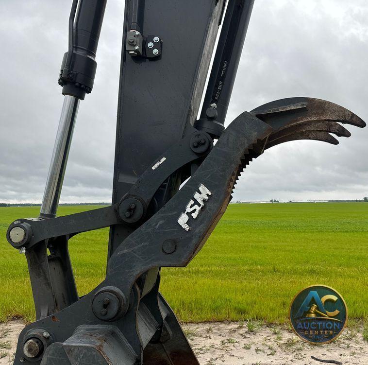 2022 John Deere 250G LC excavator