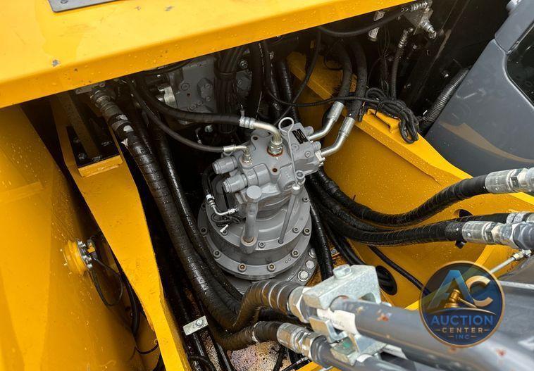 2022 John Deere 250G LC excavator