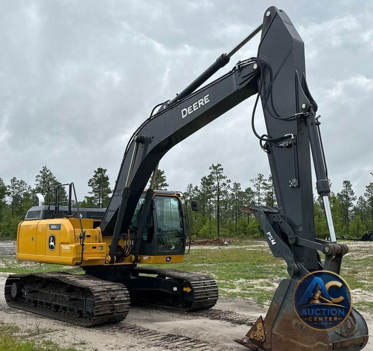 2022 John Deere 250G LC excavator