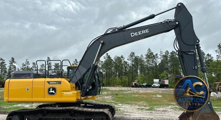 2022 John Deere 250G LC excavator