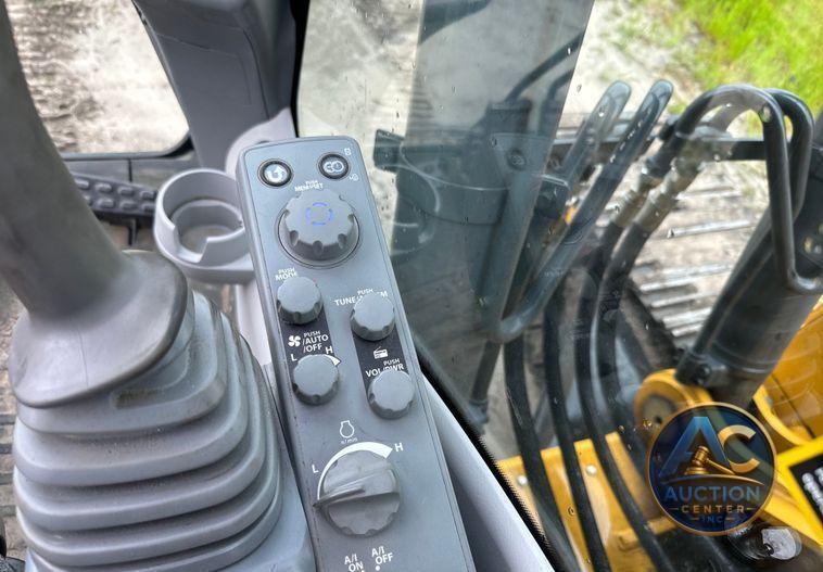 2022 John Deere 250G LC excavator