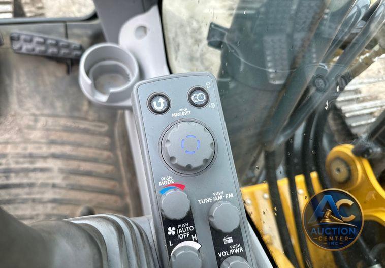2022 John Deere 250G LC excavator