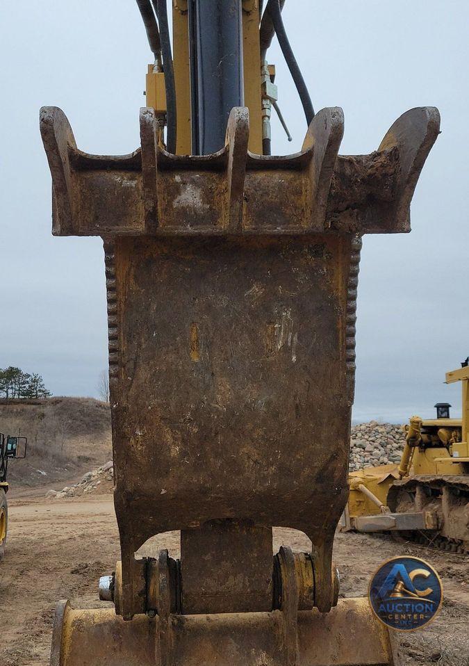 2017 Caterpillar 323FL excavator