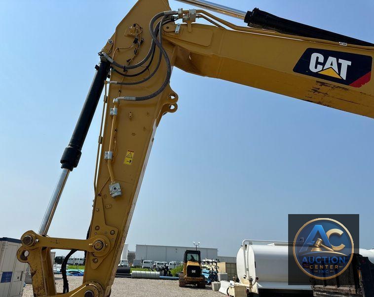 2019 Caterpillar  323 excavator