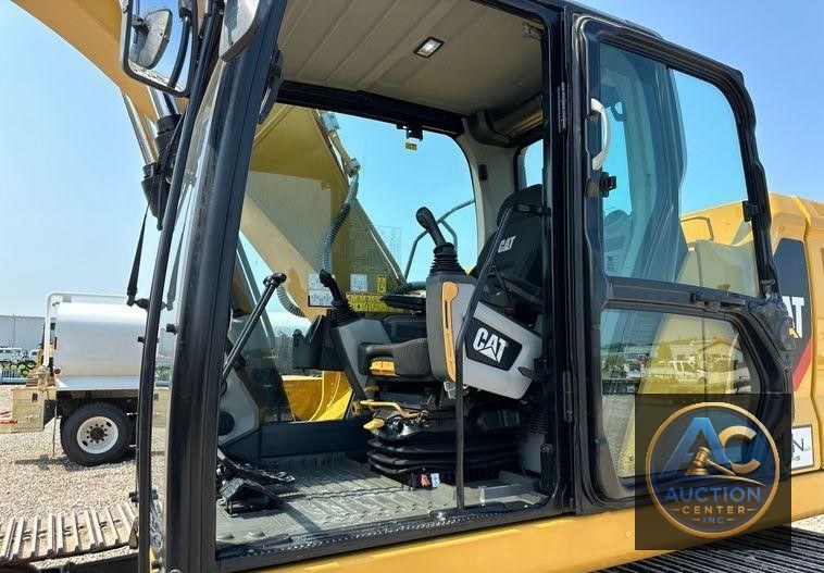 2019 Caterpillar  323 excavator