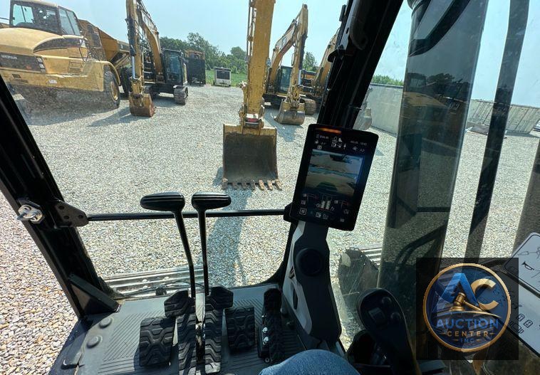 2019 Caterpillar  323 excavator