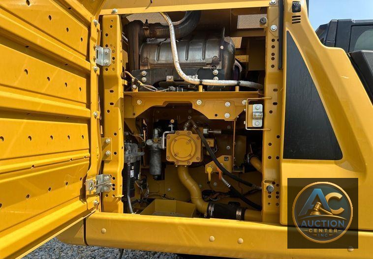 2019 Caterpillar  323 excavator