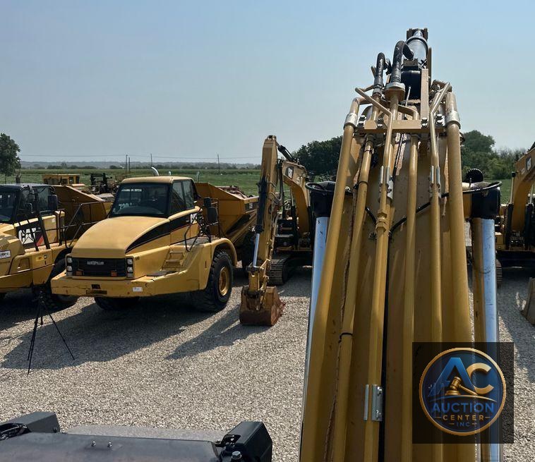 2019 Caterpillar  323 excavator