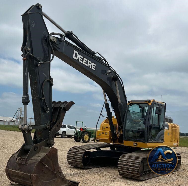 2017 John Deere 210G LC  excavator