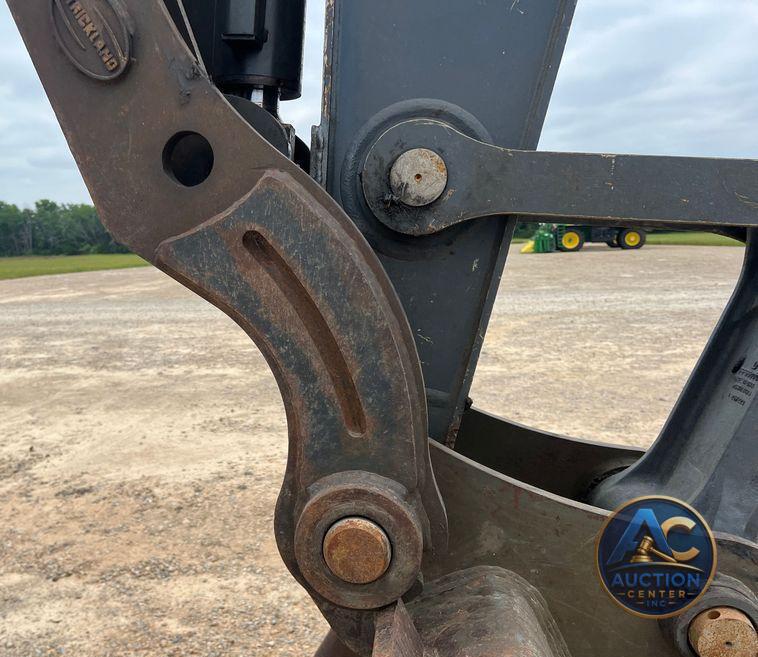 2017 John Deere 210G LC  excavator