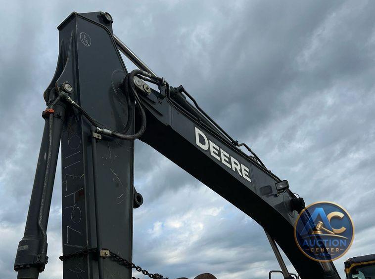 2017 John Deere 210G LC  excavator
