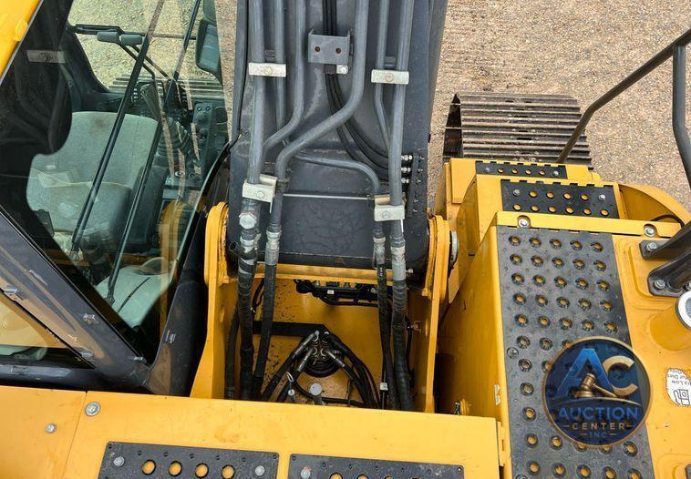 2017 John Deere 210G LC  excavator