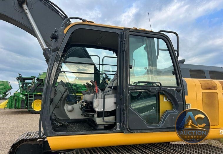 2017 John Deere 210G LC  excavator