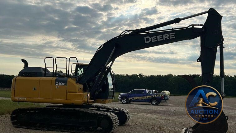 2017 John Deere 210G LC  excavator