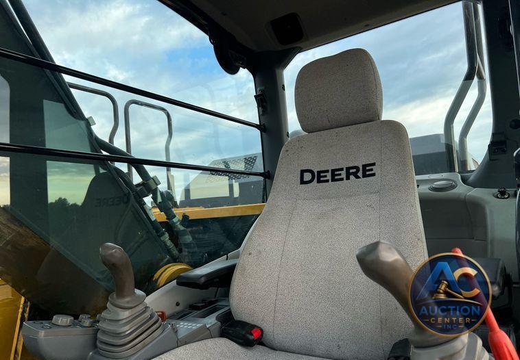 2017 John Deere 210G LC  excavator
