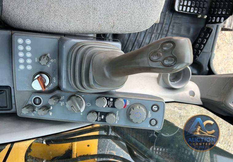 2017 John Deere 210G LC  excavator