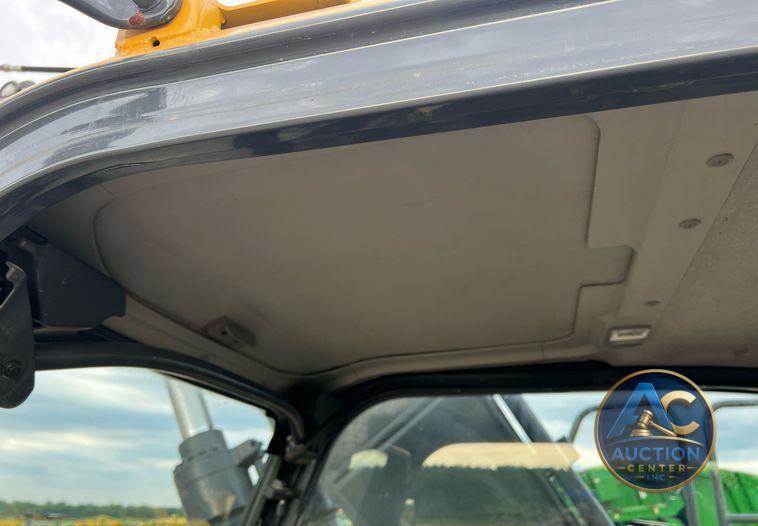 2017 John Deere 210G LC  excavator