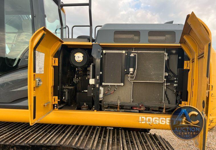 2017 John Deere 210G LC  excavator