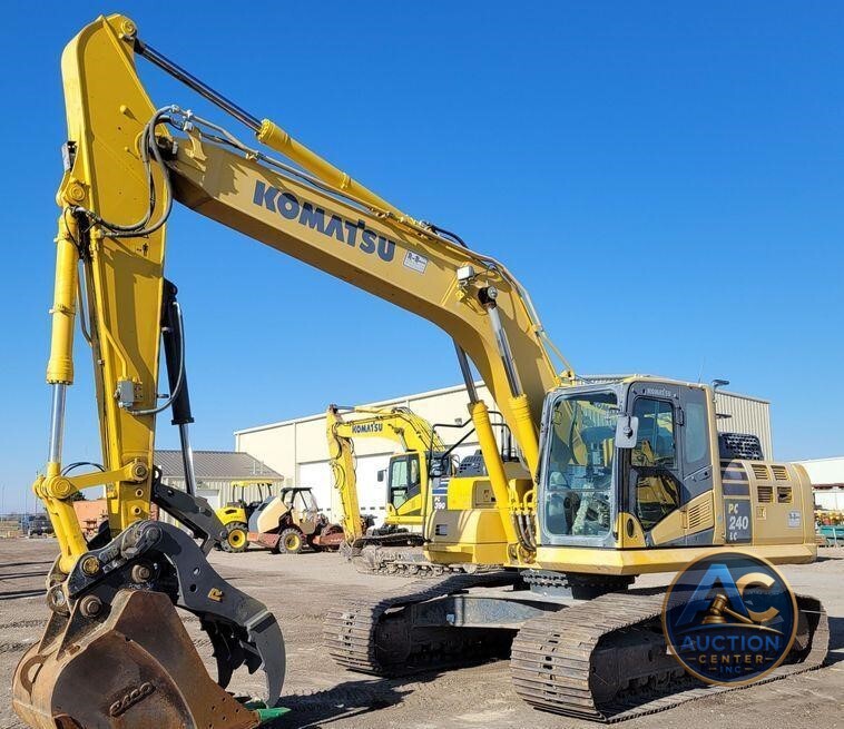 2019 Komatsu PC240LC-11  excavator