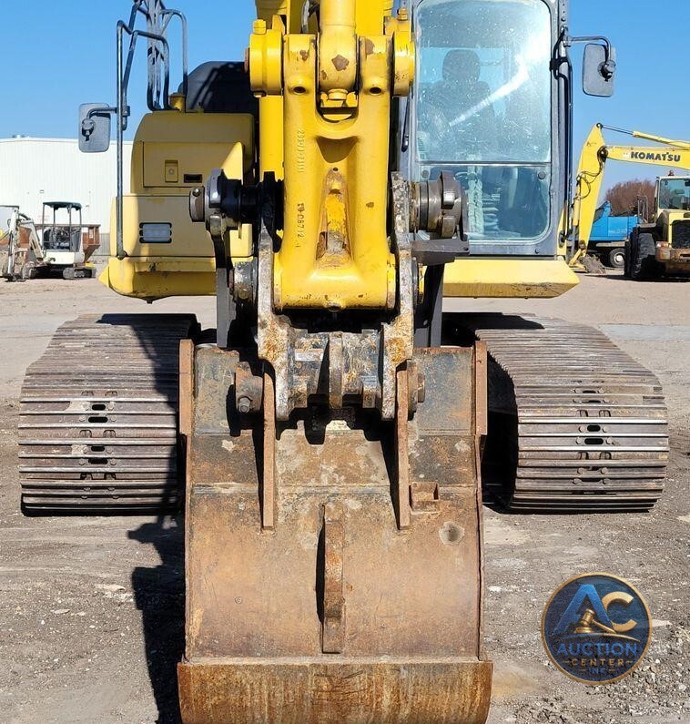 2019 Komatsu PC240LC-11  excavator