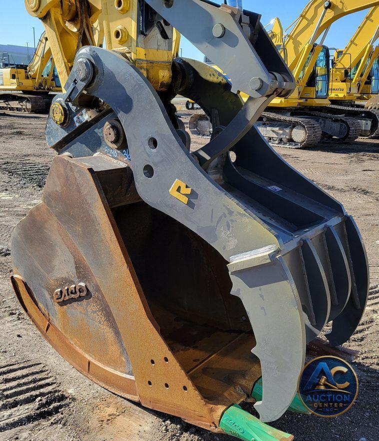 2019 Komatsu PC240LC-11  excavator