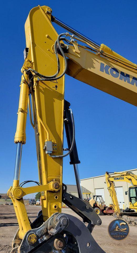 2019 Komatsu PC240LC-11  excavator